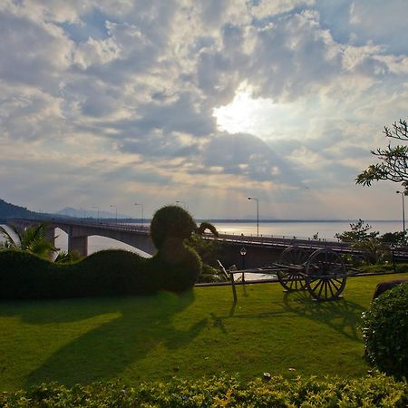 Champasak Grand Hotel Pakse Buitenkant foto