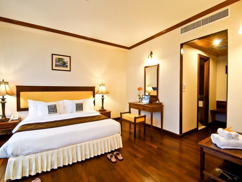 Champasak Grand Hotel Pakse Buitenkant foto