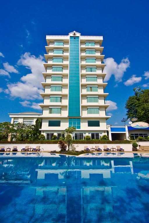 Champasak Grand Hotel Pakse Buitenkant foto